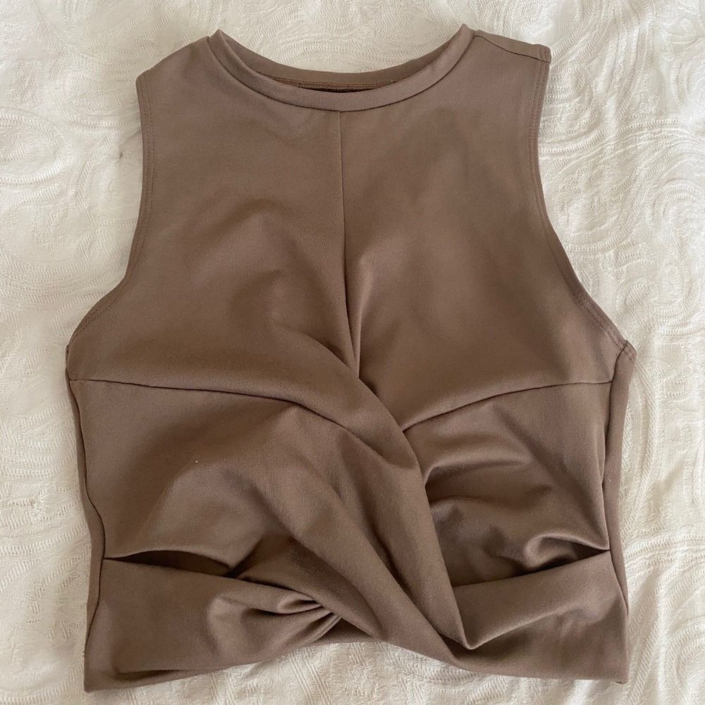 Jo+Jax Activewear Uppercut Top. AXXS. Like new. Fits more like an AXS.